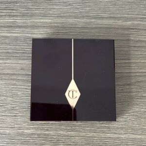 Charlotte Tilbury Luxury Eyeshadow Palette color  EXAGGEREYES NEW